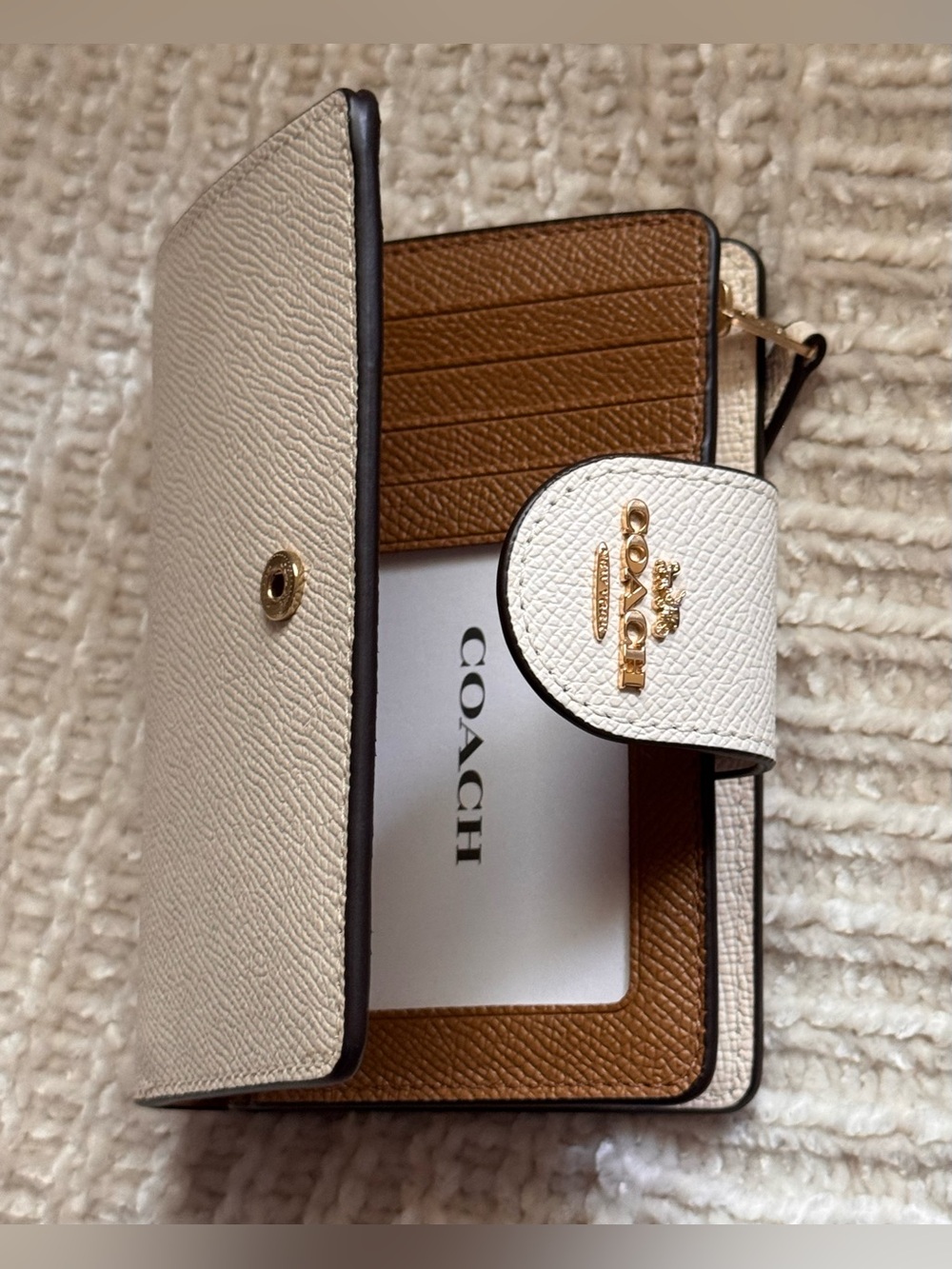 COACH NWT Medium Corner Zip Wallet Crossgrain Leather Chalk White Gold 6390 - Picture 5 of 6